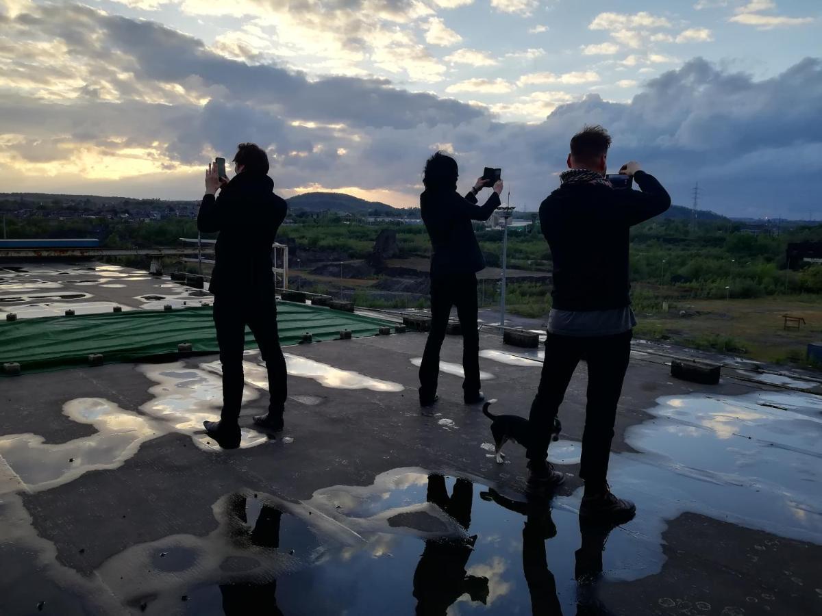 Ghostel 1St - Aventure Alternative - Guest House - Arts-Factory-Experience - For Artists, Makers And Open Minds - Attention, We Are Not A Hotel And Are Not Adapted For Everybody - Read Host Warnings Before Reservation - Www,Providence,Be Asbl Шарлеруа Екстер'єр фото