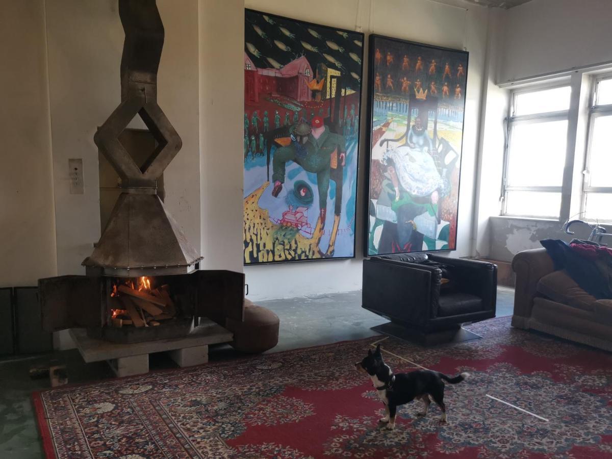 Ghostel 1St - Aventure Alternative - Guest House - Arts-Factory-Experience - For Artists, Makers And Open Minds - Attention, We Are Not A Hotel And Are Not Adapted For Everybody - Read Host Warnings Before Reservation - Www,Providence,Be Asbl Шарлеруа Екстер'єр фото