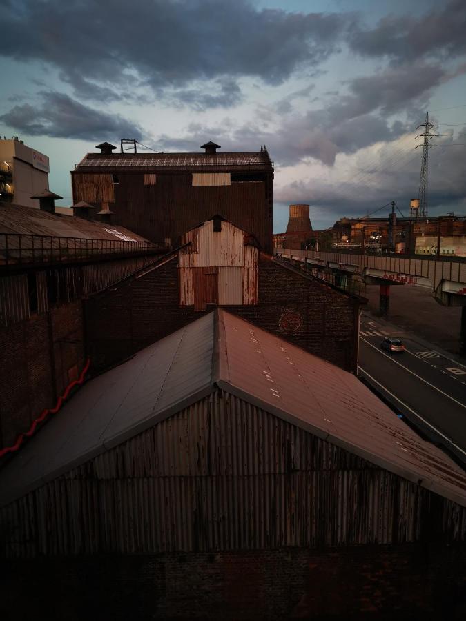 Ghostel 1St - Aventure Alternative - Guest House - Arts-Factory-Experience - For Artists, Makers And Open Minds - Attention, We Are Not A Hotel And Are Not Adapted For Everybody - Read Host Warnings Before Reservation - Www,Providence,Be Asbl Шарлеруа Екстер'єр фото